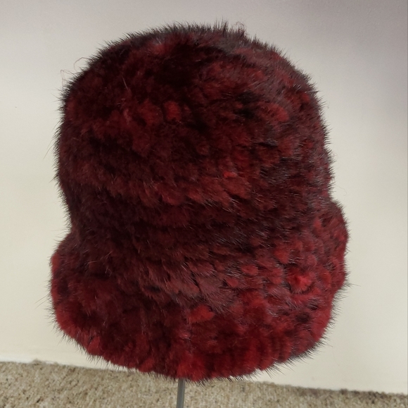 Knitted Mink Fur Hat with Rose - Picture 3 of 3
